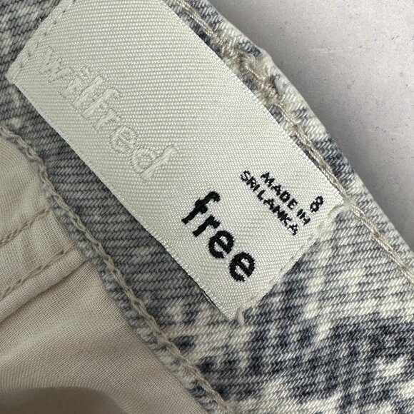 Aritzia Wilfred Free Grey Kelsey Mini Skirt Snake Print Size 8 Pockets Utility - Picture 4 of 14